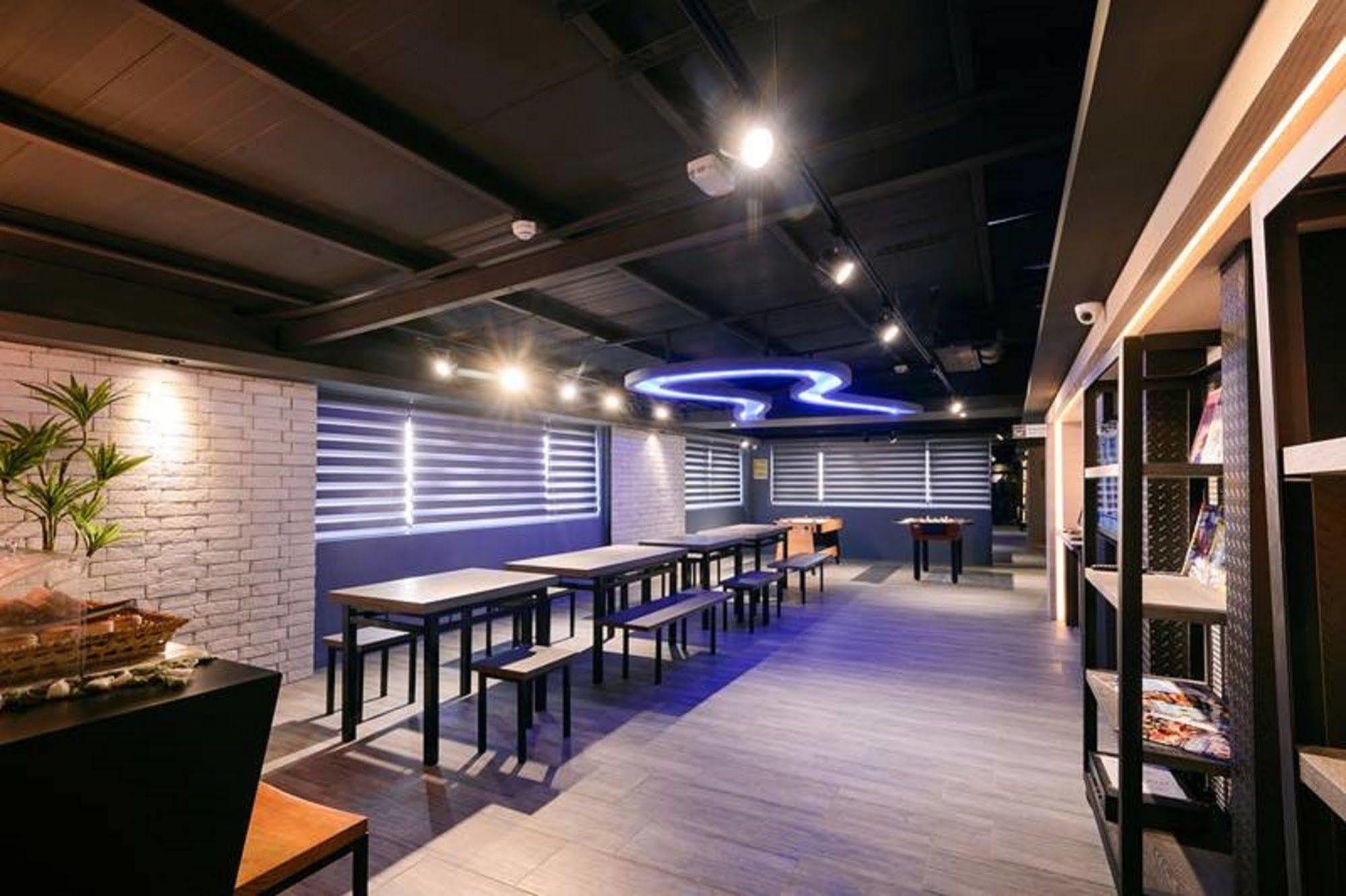 Kiwi Express Hotel-Taichung Station II Εξωτερικό φωτογραφία