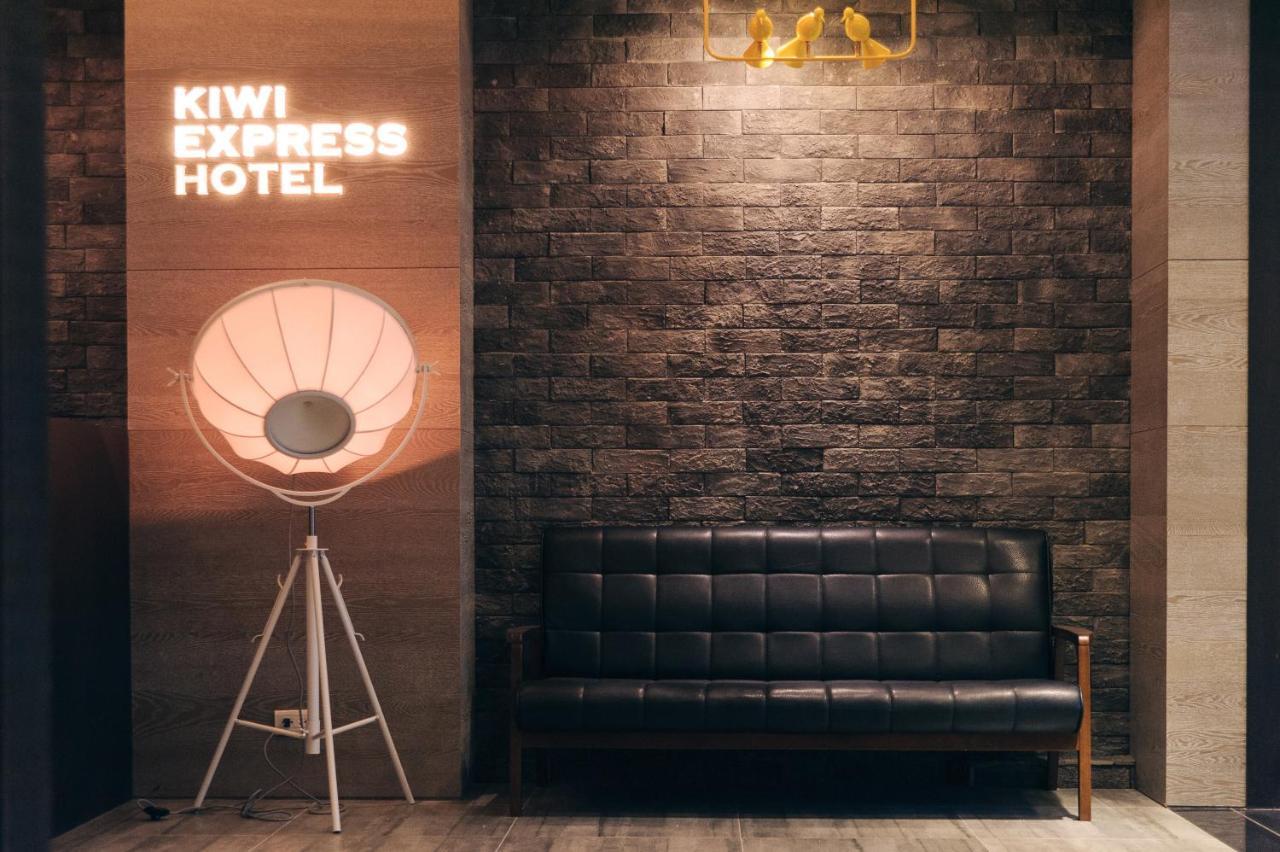 Kiwi Express Hotel-Taichung Station II Εξωτερικό φωτογραφία